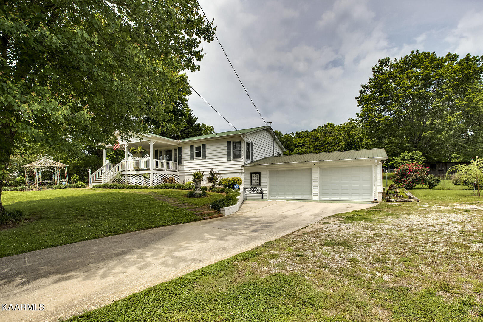 204 Brahman Road Kingston, TN 37763 - Photo 2 of 48 02_BrahmanRoad_204_FrontRight