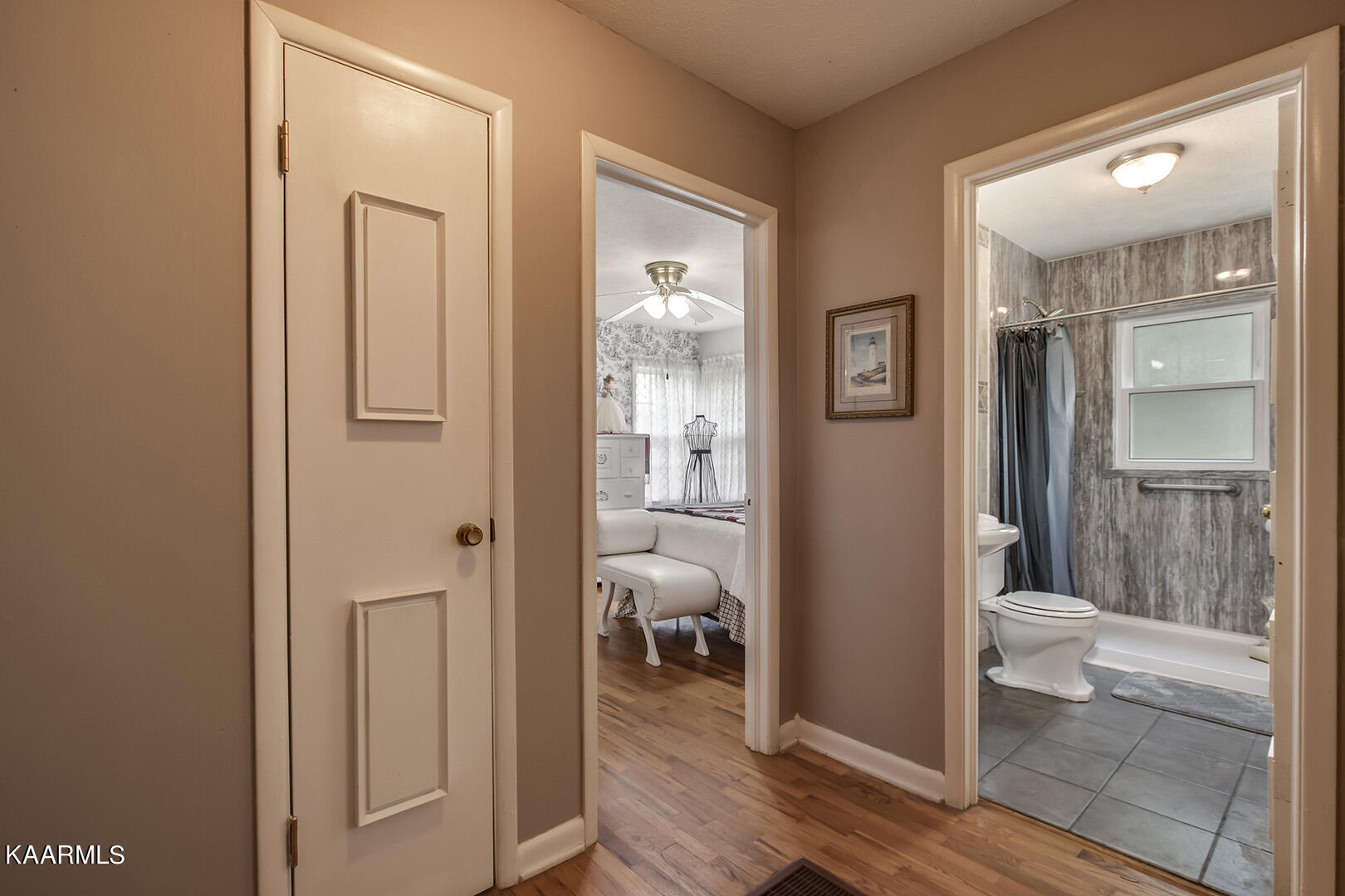 204 Brahman Road Kingston, TN 37763 - Photo 23 of 48 23_BrahmanRoad_204_Hall02