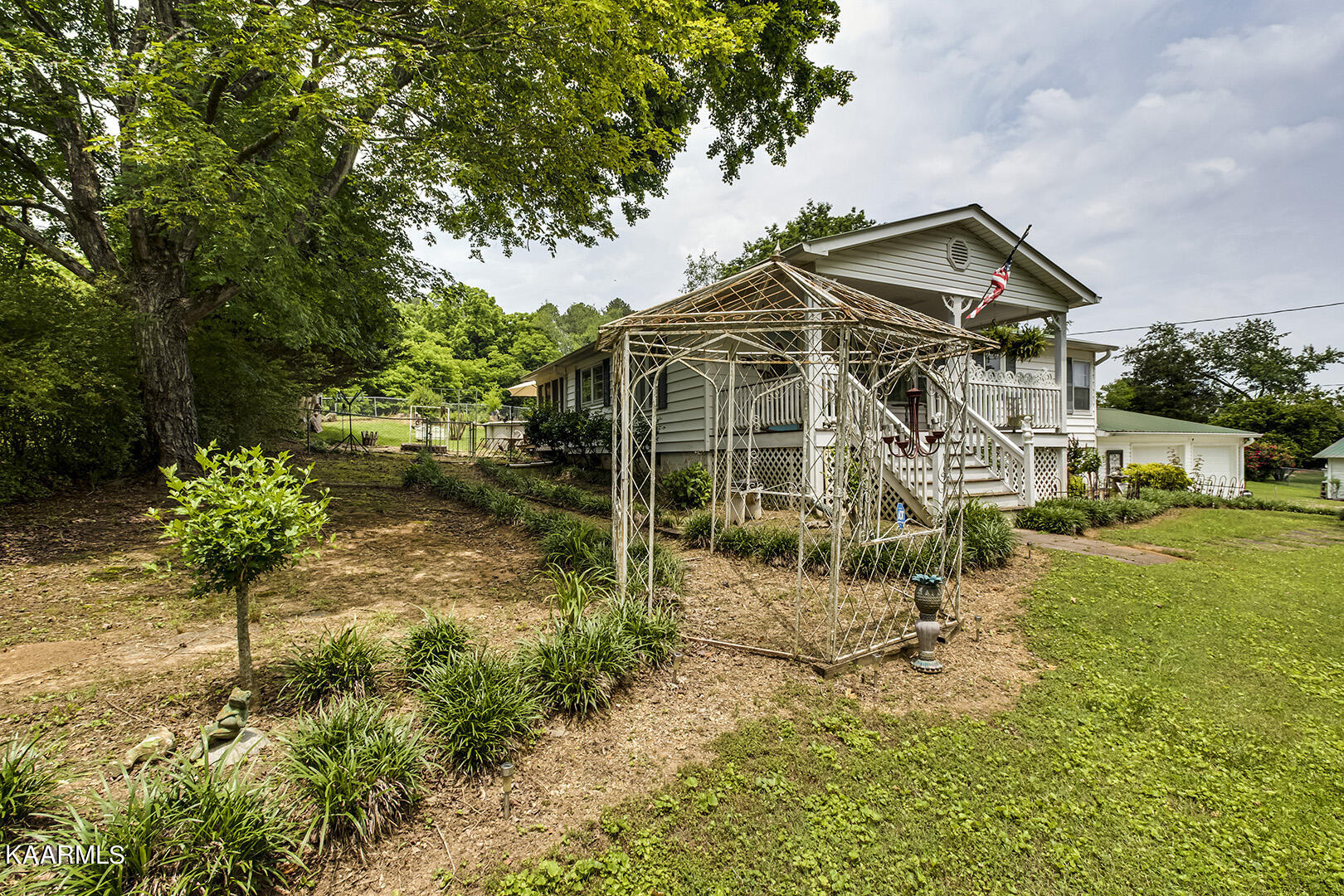 204 Brahman Road Kingston, TN 37763 - Photo 3 of 48 03_BrahmanRoad_204_FrontLeft
