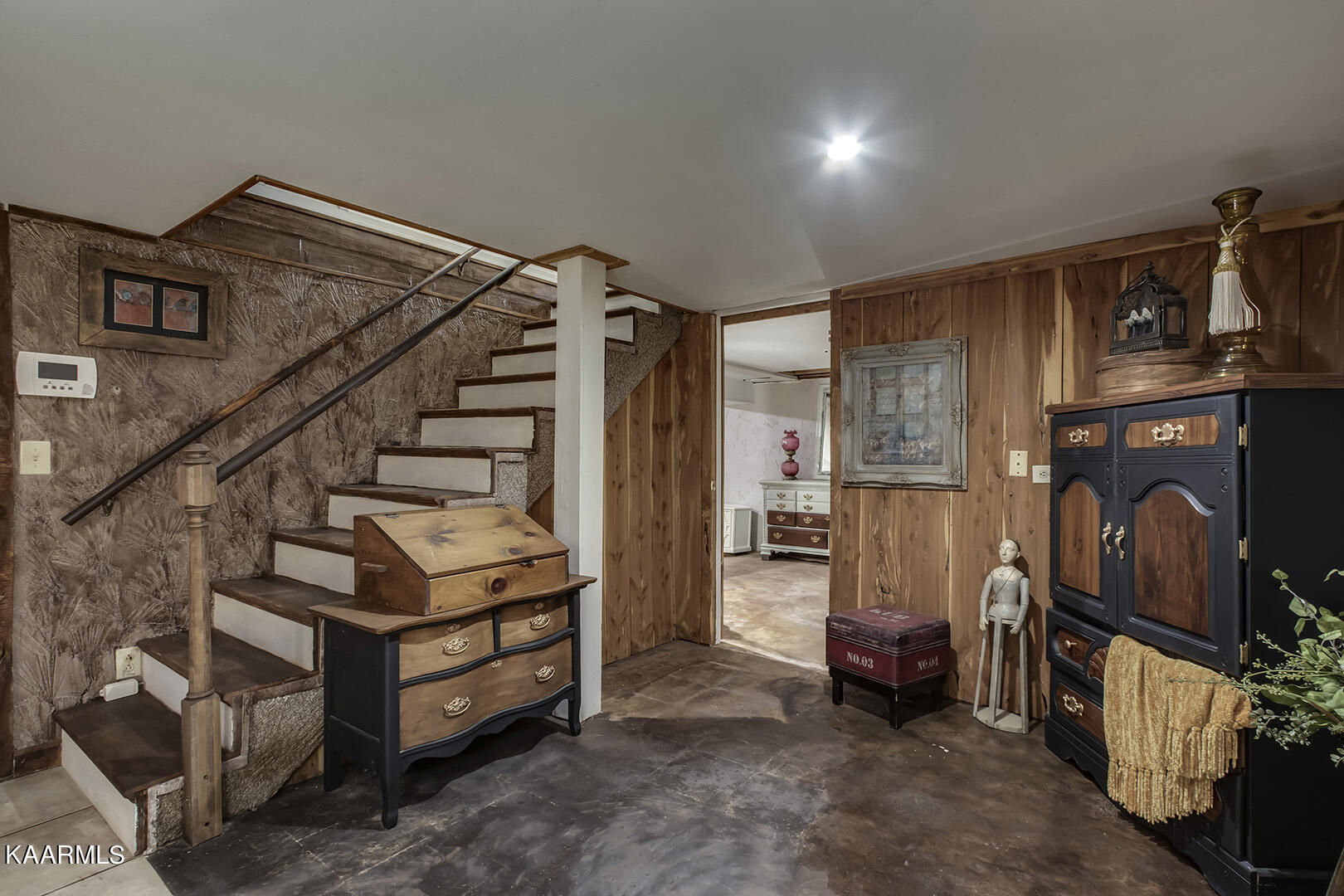 204 Brahman Road Kingston, TN 37763 - Photo 35 of 48 35_BrahmanRoad_204_StairsUp-BREntry