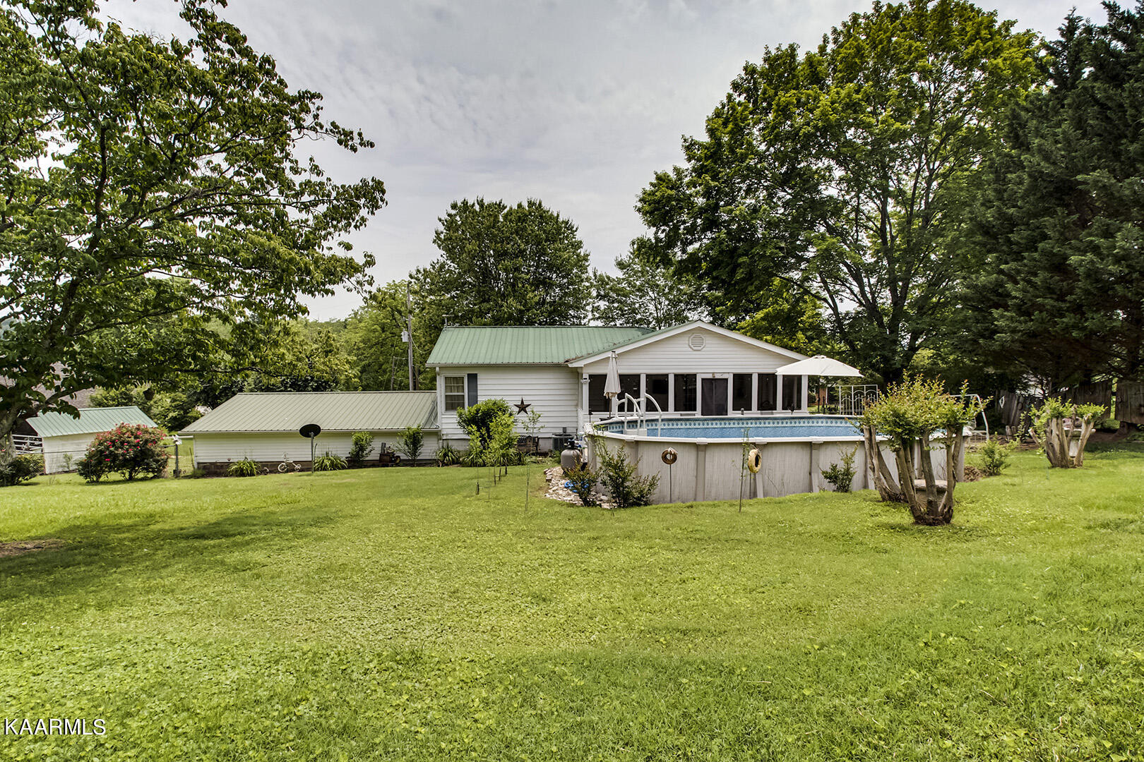 204 Brahman Road Kingston, TN 37763 - Photo 46 of 48 46_BrahmanRoad_204_Back