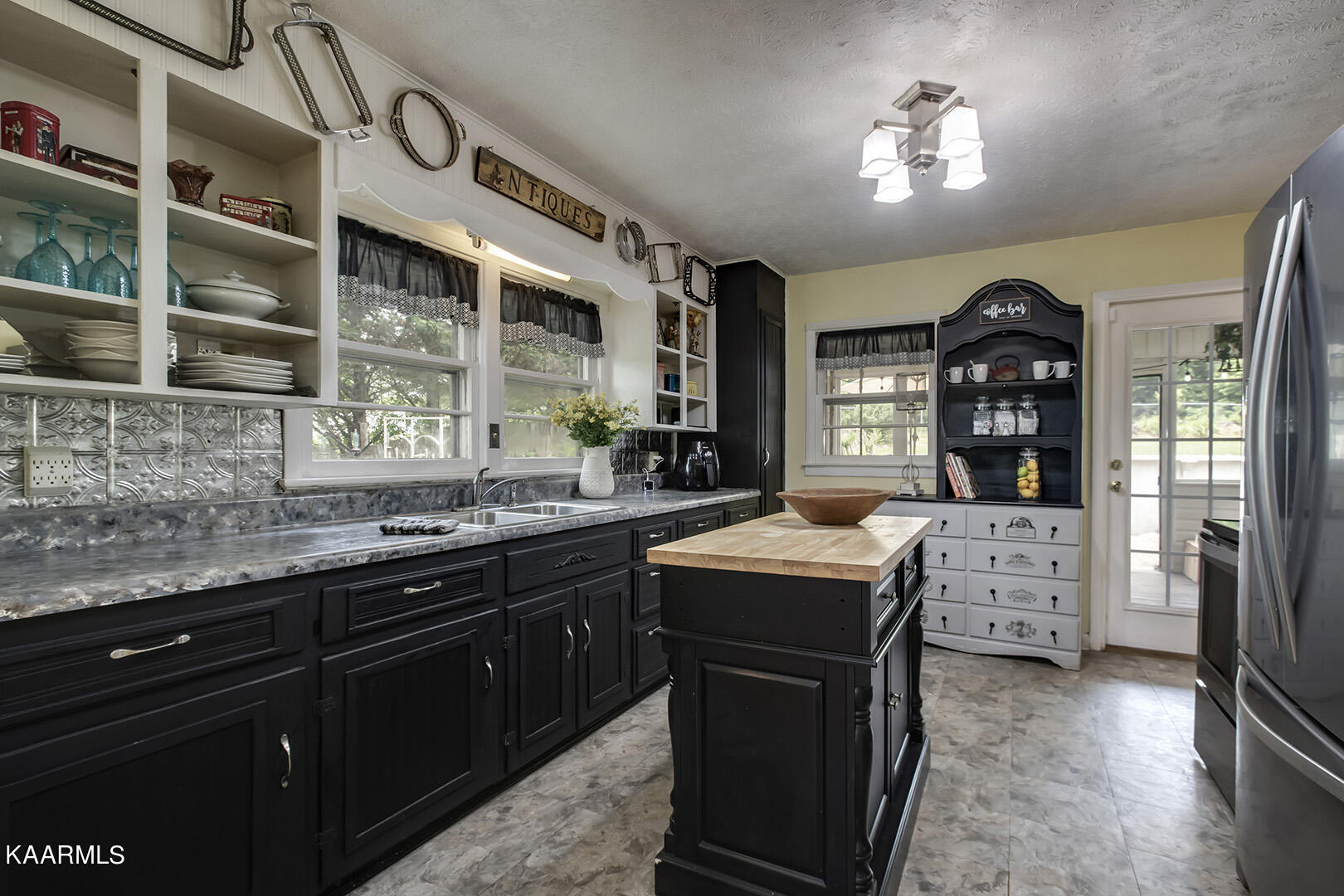 204 Brahman Road Kingston, TN 37763 - Photo 10 of 48 10_BrahmanRoad_204_Kitchen02