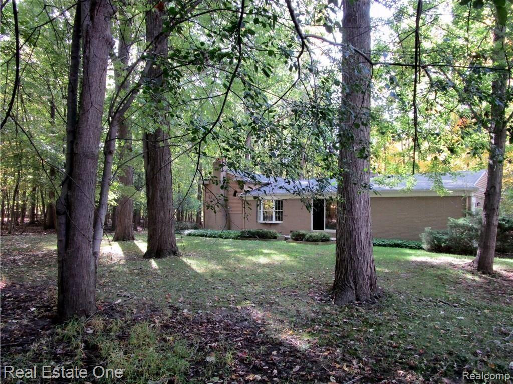 19209 Meridian Road Grosse Ile, MI 48138 - Photo 37 of 38 IMG_0546.jpg