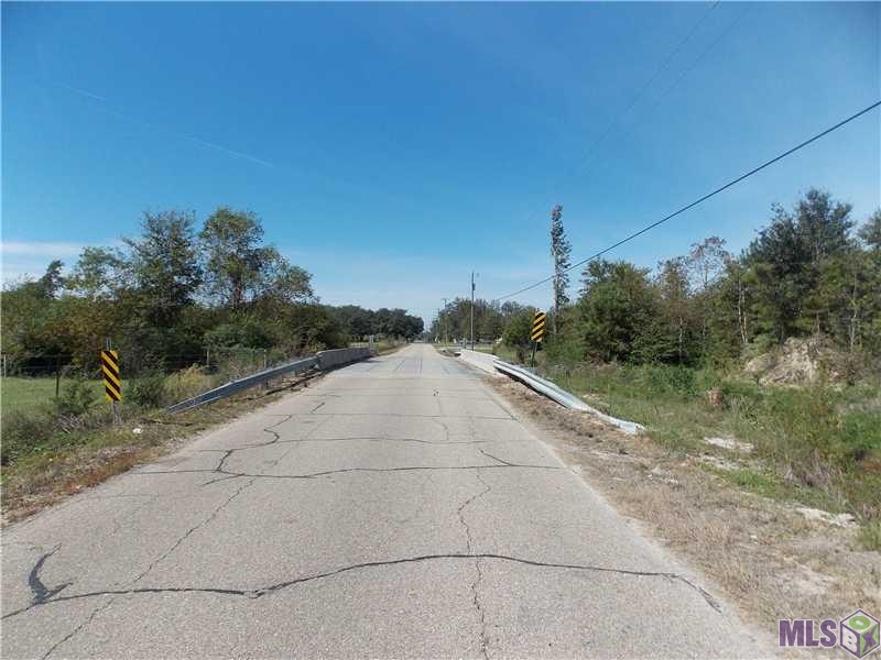 999 Old CC Road Albany, LA 70711 - Photo 3 of 3 STREET LOOKING WEST