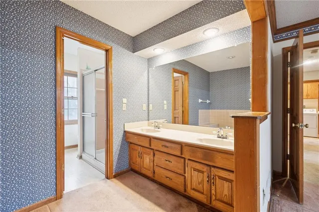 $425,000 | 14828 West 83rd Place, Lenexa, KS 66215