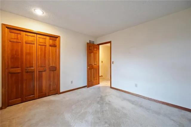 $425,000 | 14828 West 83rd Place, Lenexa, KS 66215