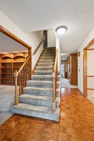 $425,000 | 14828 West 83rd Place, Lenexa, KS 66215