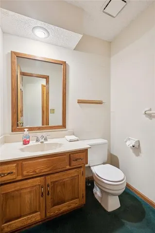 $425,000 | 14828 West 83rd Place, Lenexa, KS 66215