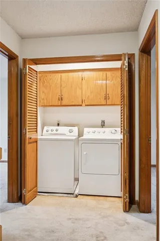 $425,000 | 14828 West 83rd Place, Lenexa, KS 66215