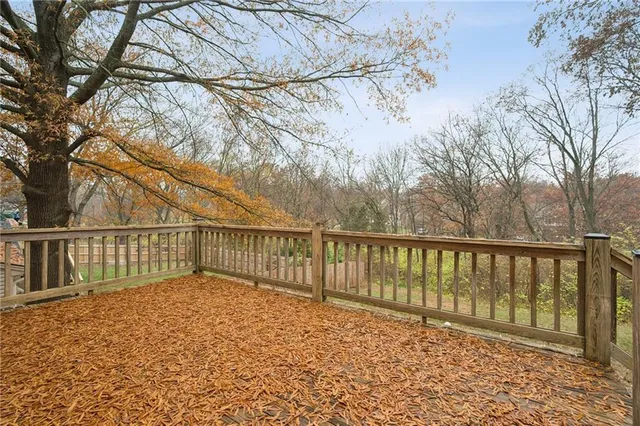 $425,000 | 14828 West 83rd Place, Lenexa, KS 66215