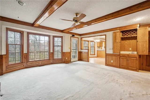 $425,000 | 14828 West 83rd Place, Lenexa, KS 66215