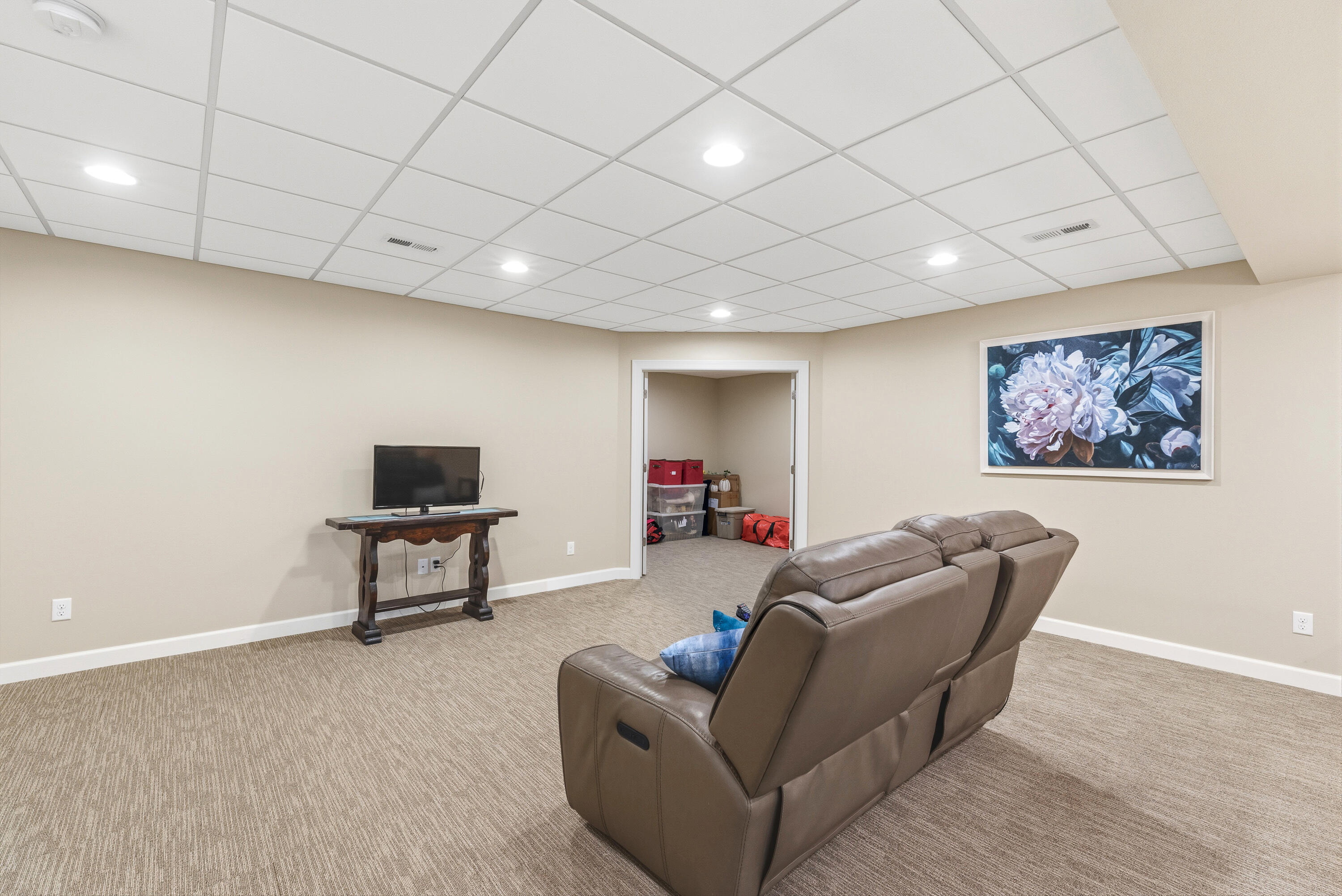 N73-w13623 Claas Road, Unit R4 Menomonee Falls, WI 53051 - Photo 26 of 42 Another view of the Recreation room