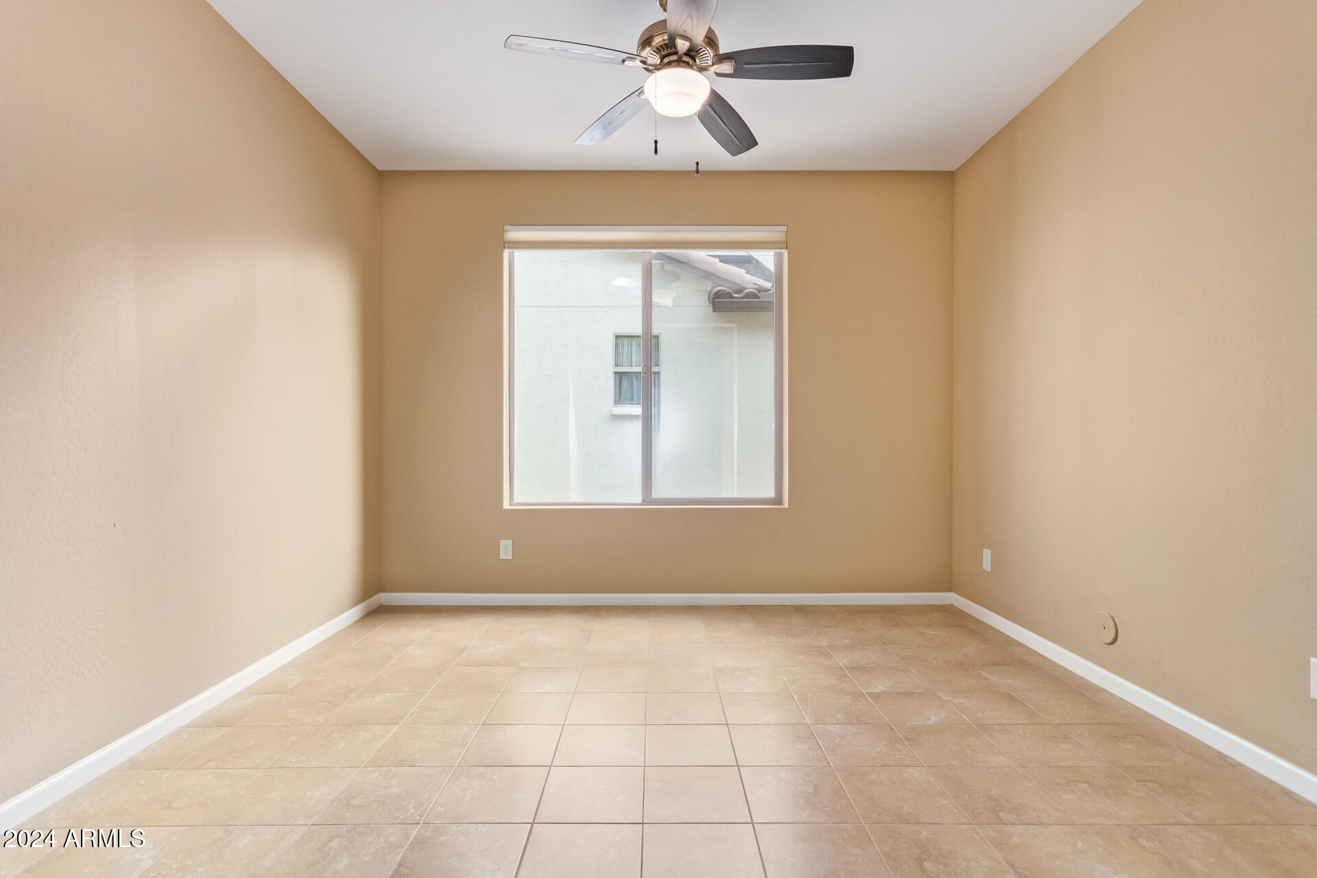 16846 West Almeria Road Goodyear, AZ 85395 - Photo 9 of 41 09 - Almeria