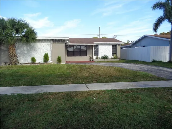 $3,450 | 9571 Sunset Strip, Sunrise, FL 33322