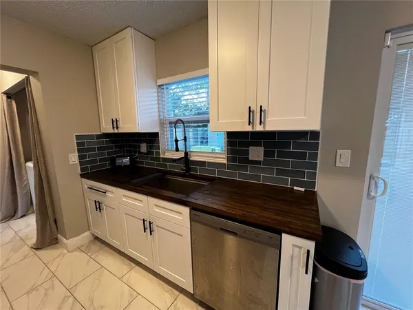 $2,450 | 2893 Webley Drive Northeast, Largo, FL 33771