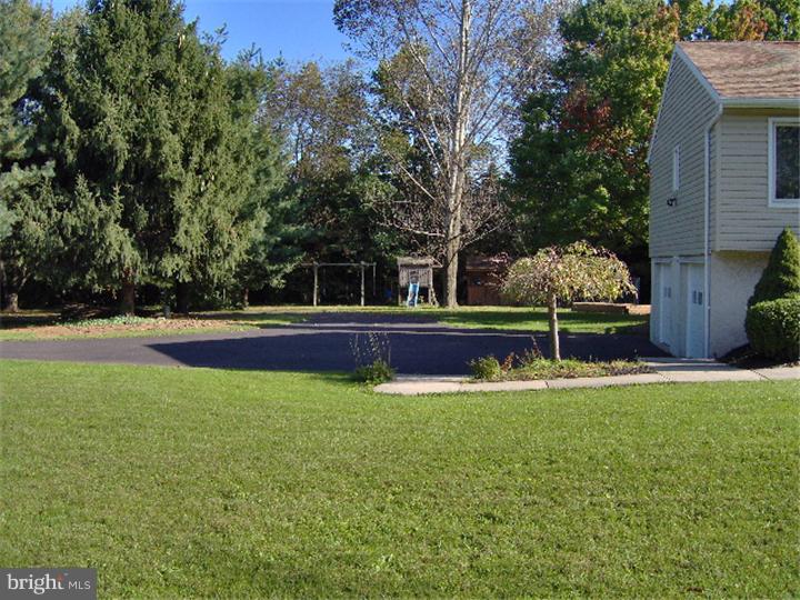 343 Ridge Road Spring City, PA 19475 - Photo 5 of 25