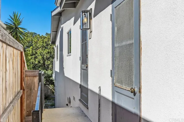 $5,700 | 1134 Montura Road, Unit MAIN HOUSE, San Marcos, CA 92078