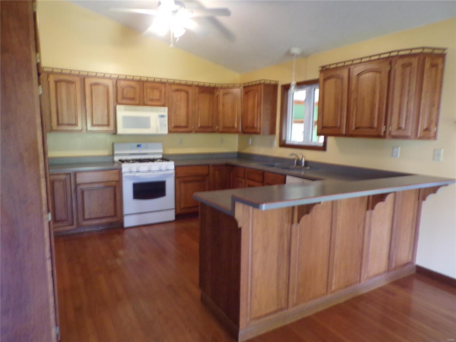 189 Meyer Drive Collinsville, IL 62234 - Photo 3 of 25