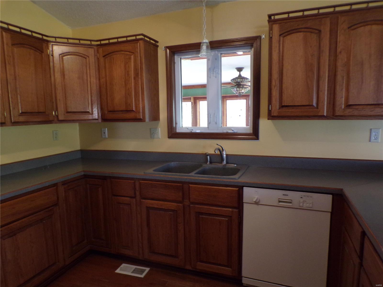 189 Meyer Drive Collinsville, IL 62234 - Photo 4 of 25