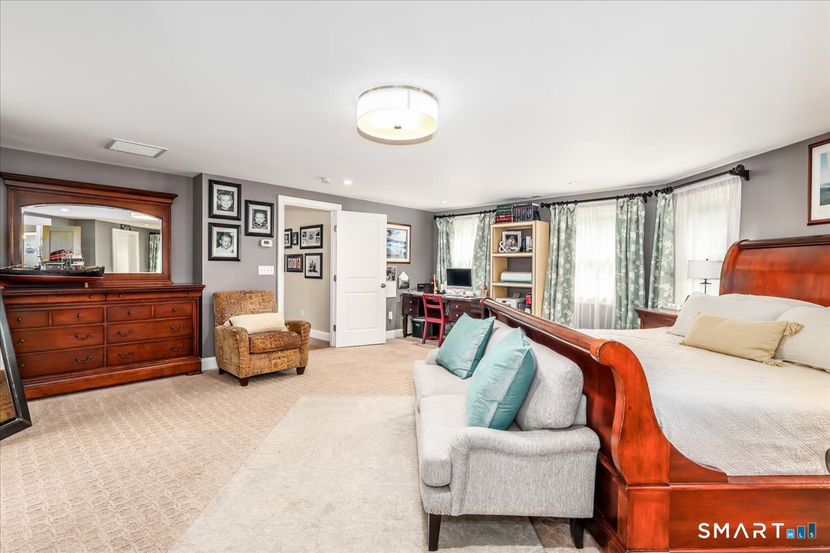 31 Aspen Mill Road Ridgefield, CT 06877 - Photo 15 of 38 Large and bright
