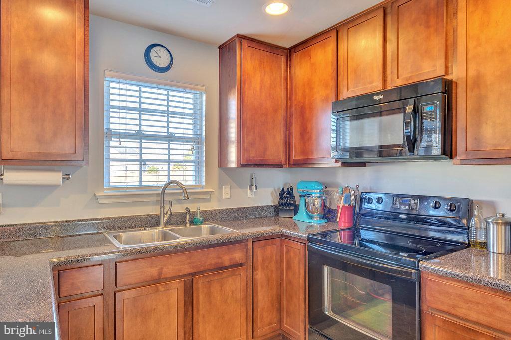 330 Cardinal Road Louisa, VA 23093 - Photo 13 of 27 Kitchen