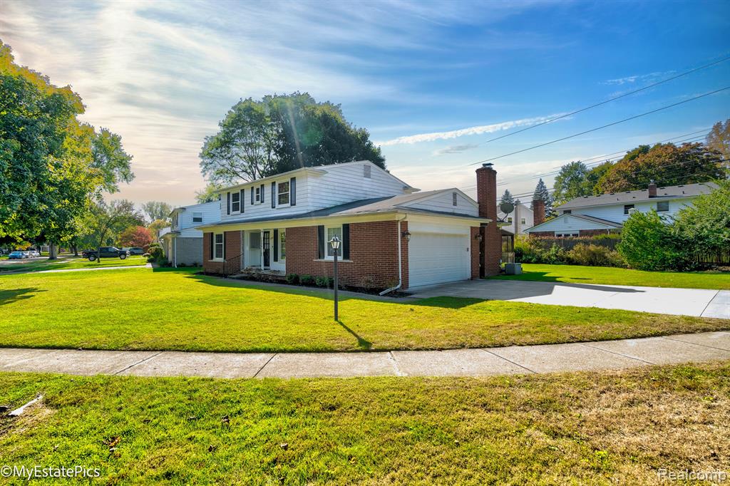 15761 Riverside Street Livonia, MI 48154 - Photo 4 of 62 Gallery Image 4
