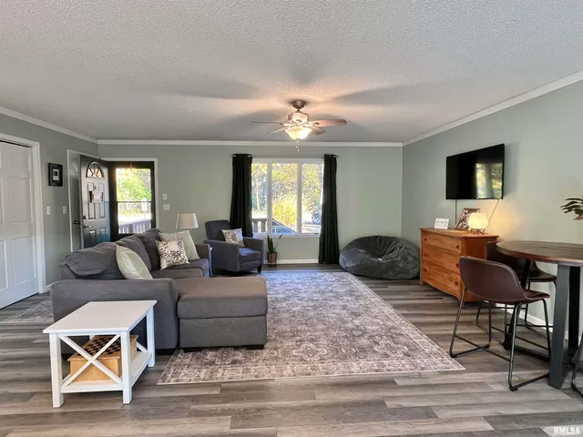 $220,000 | 326 Charter Oak Place, Dahinda, IL 61428