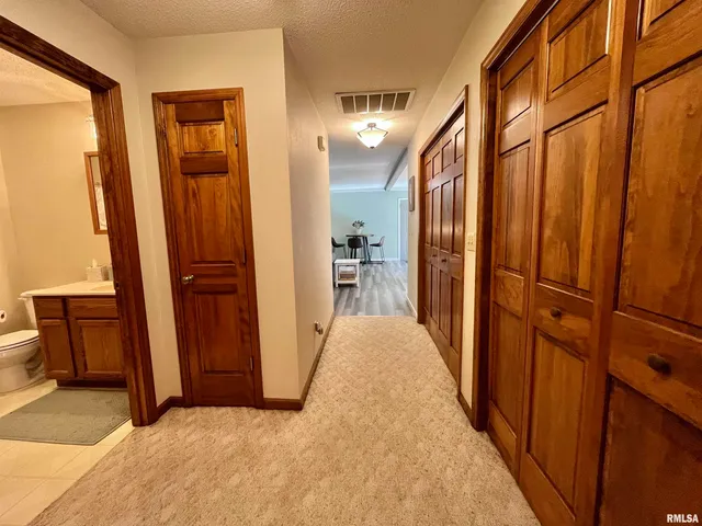 $220,000 | 326 Charter Oak Place, Dahinda, IL 61428