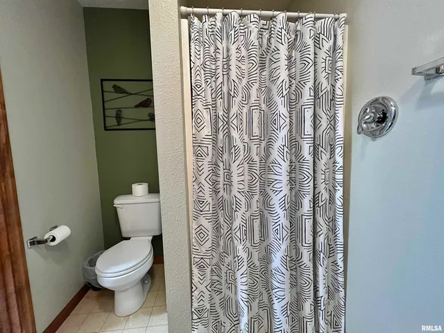 $220,000 | 326 Charter Oak Place, Dahinda, IL 61428