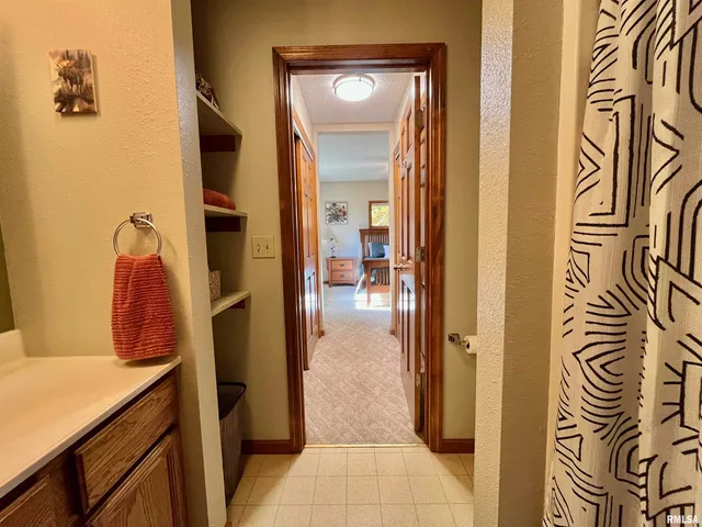 $220,000 | 326 Charter Oak Place, Dahinda, IL 61428