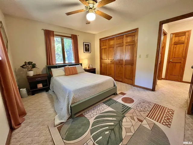 $220,000 | 326 Charter Oak Place, Dahinda, IL 61428