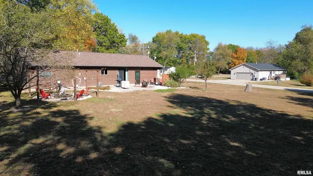 $220,000 | 326 Charter Oak Place, Dahinda, IL 61428