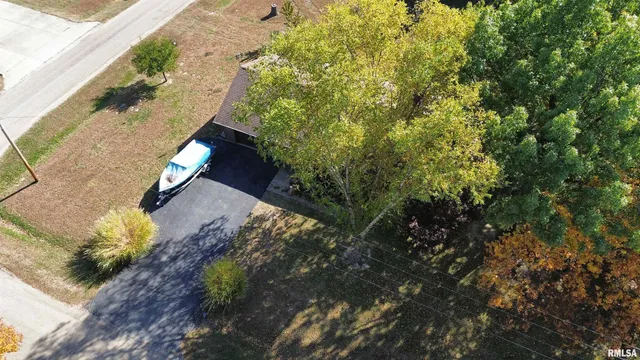 $220,000 | 326 Charter Oak Place, Dahinda, IL 61428