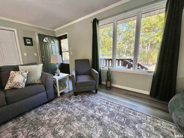 $220,000 | 326 Charter Oak Place, Dahinda, IL 61428