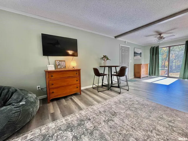 $220,000 | 326 Charter Oak Place, Dahinda, IL 61428