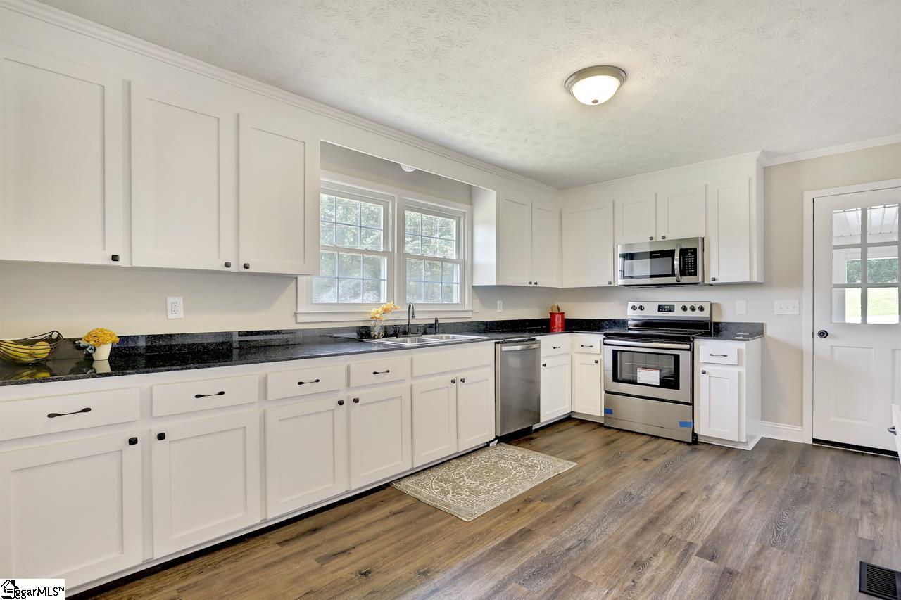 102 Heaton Circle Easley, SC 29640 - Photo 14 of 31 Gallery Image 14