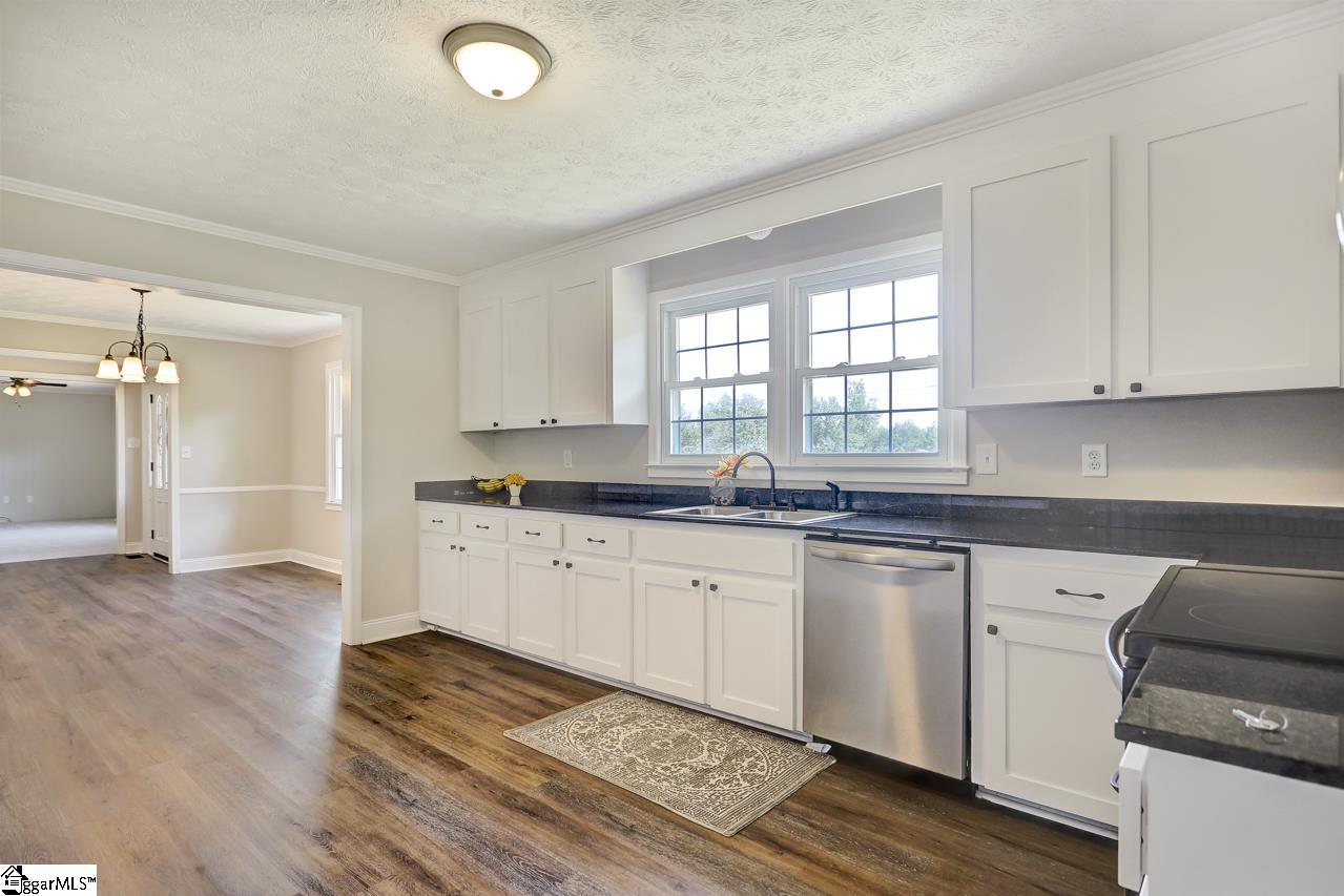 102 Heaton Circle Easley, SC 29640 - Photo 16 of 31 Gallery Image 16