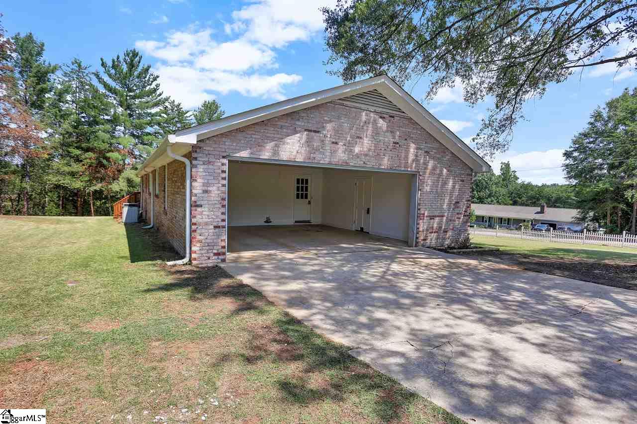 102 Heaton Circle Easley, SC 29640 - Photo 8 of 31 Gallery Image 8
