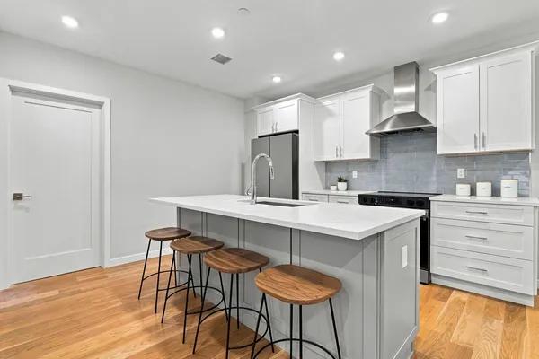 $795,000 | 267 Old Colony Avenue, Unit 206, Boston, MA 02127