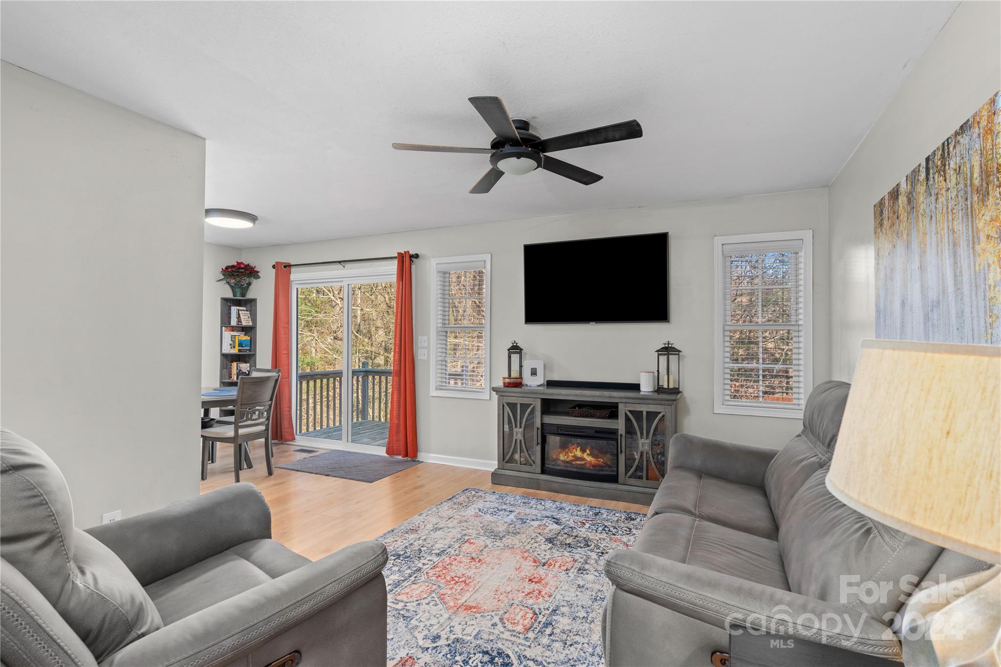 103 Number 9 Road Fairview, NC 28730 - Photo 4 of 27 Gallery Image 4