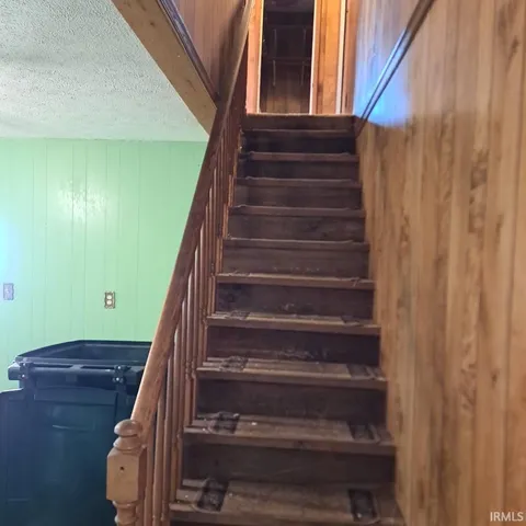 $99,900 | 616 North Edgewood Drive, Muncie, IN 47303