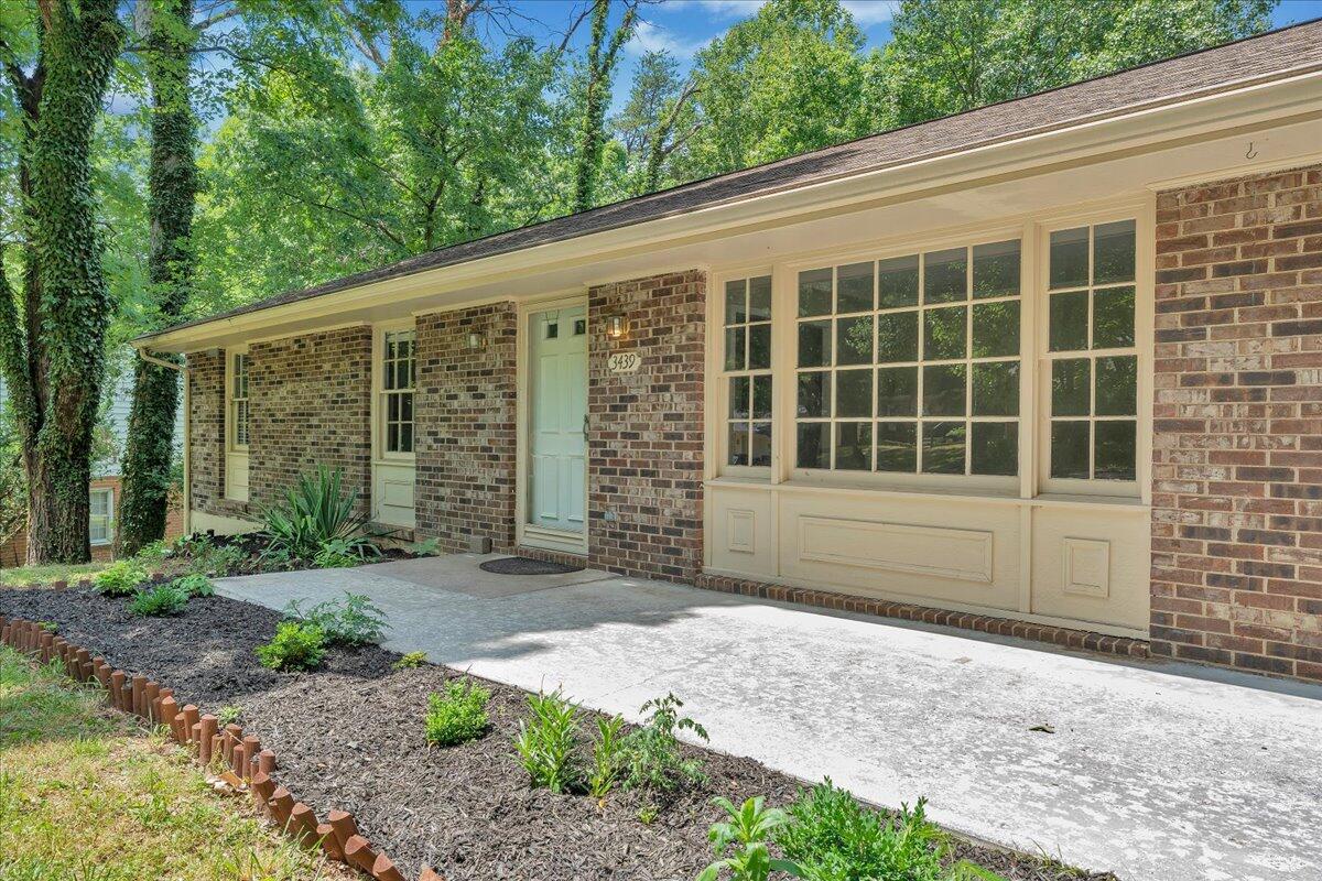 3439 Meadowlark Road Roanoke, VA 24018 - Photo 2 of 37 02-MIB07961