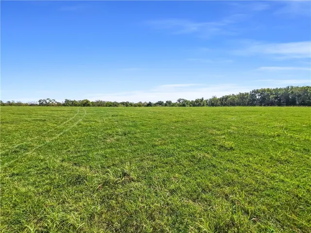 $1,108,800 | 61.6-acres Southeast 61.6-acres Se Hamblen Road, Greenwood, MO 64034