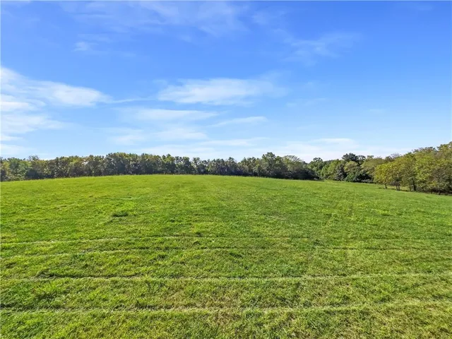 $1,108,800 | 61.6-acres Southeast 61.6-acres Se Hamblen Road, Greenwood, MO 64034