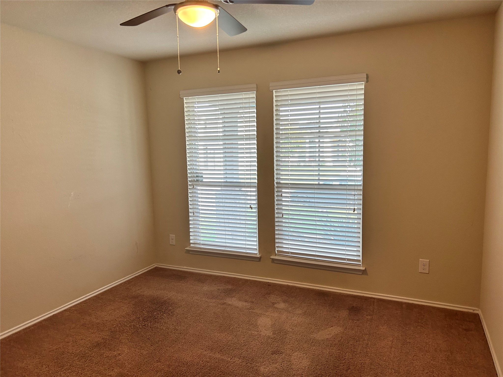 211 Animas Drive Georgetown, TX 78626 - Photo 20 of 25 an empty room with a window