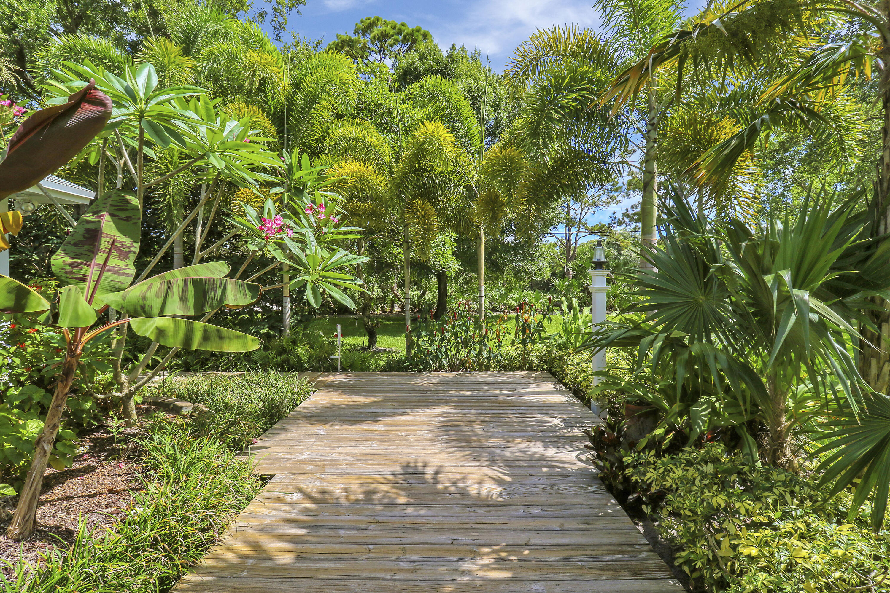 6372 North 197th Place Jupiter, FL 33458 - Photo 5 of 77 House2-42