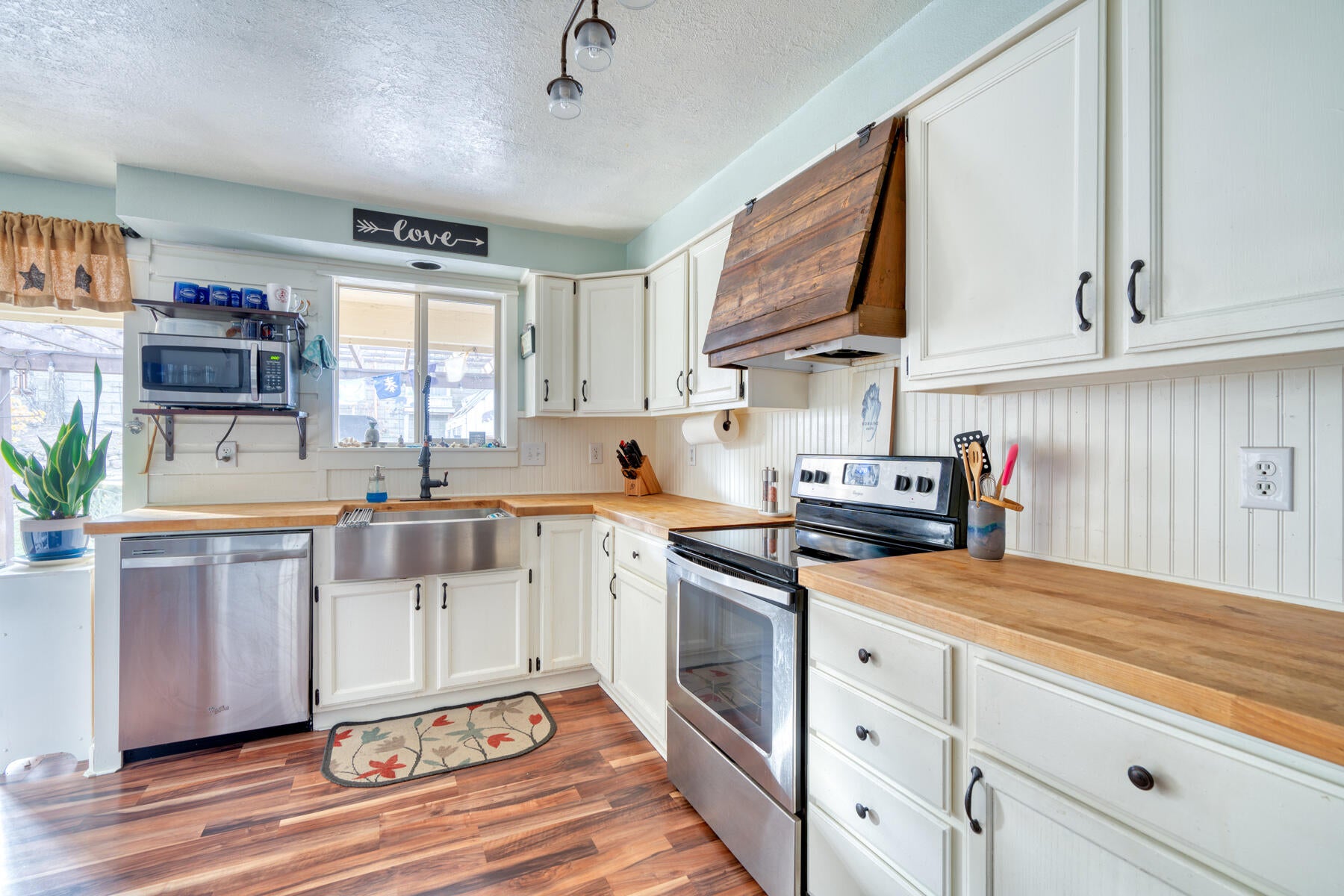 2640 Southwest Fissure Loop Redmond, OR 97756 - Photo 6 of 38 108_2640 Fissure Loop_Pro Property Photo