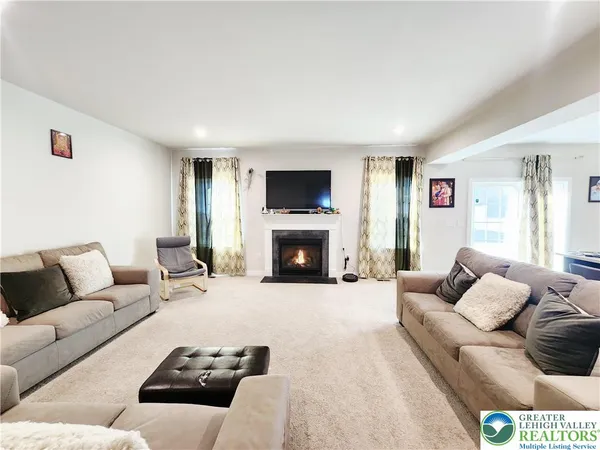 $3,395 | 161 Aspen Lane, Macungie, PA 18062