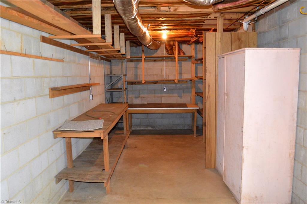 260 Lake Leonard Road Lexington, NC 27295 - Photo 23 of 29 Workshop or storage