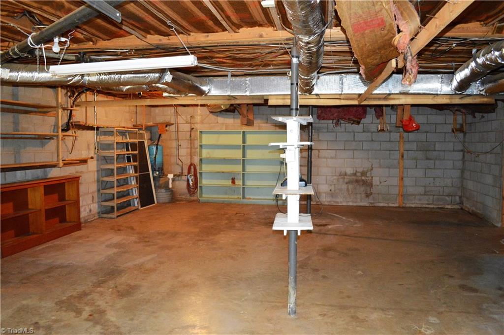 260 Lake Leonard Road Lexington, NC 27295 - Photo 25 of 29 Plenty of storage space